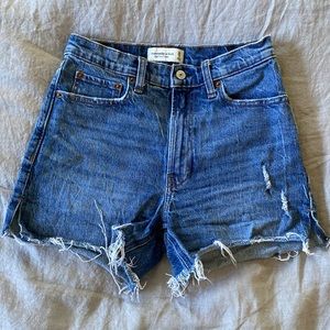 Abercrombie High Rise 4” Short